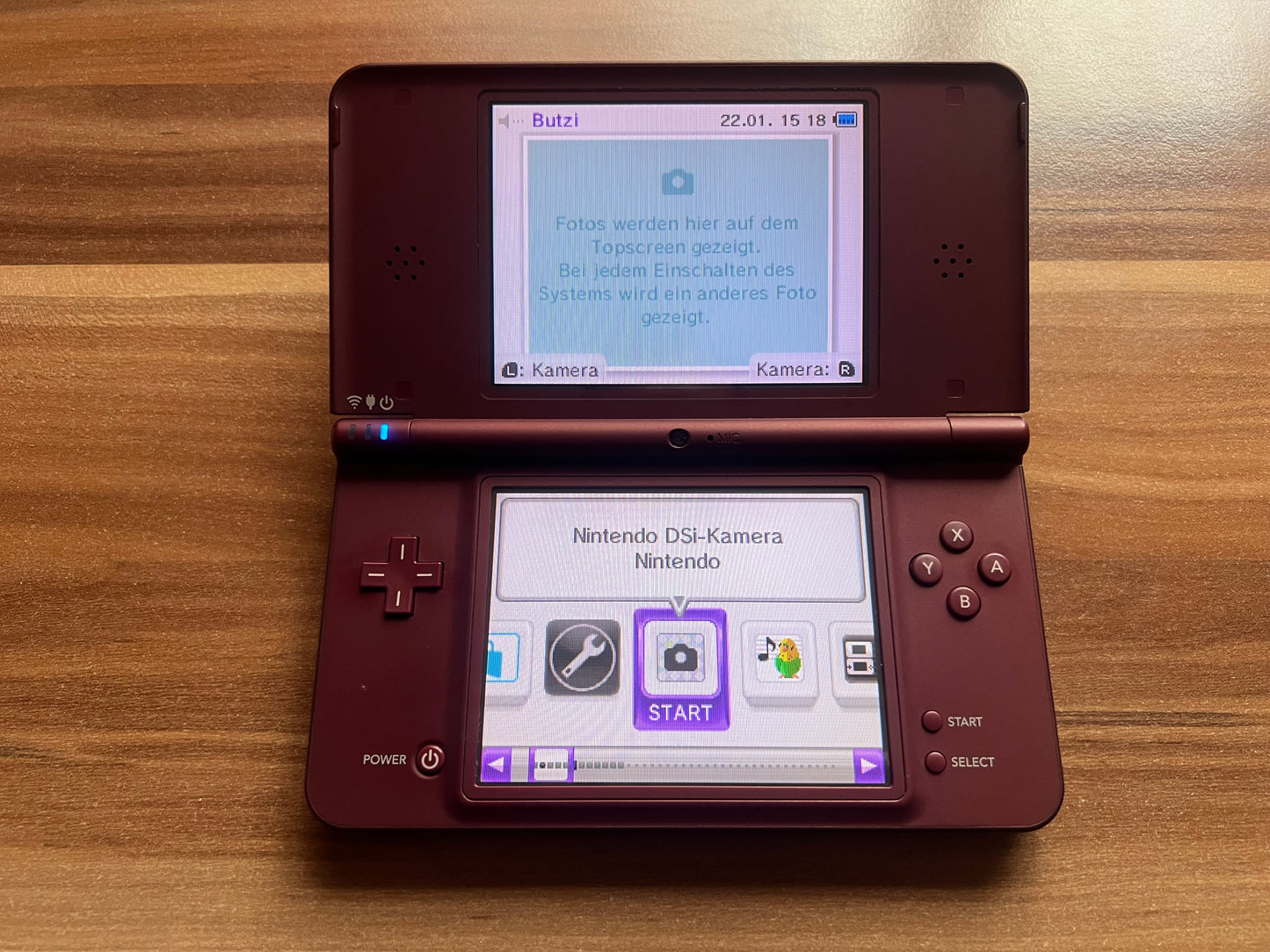 Nintendo DSi-XL - Handheld Spielekonsole - Bordeaux Rot inkl Zubehör + OVP